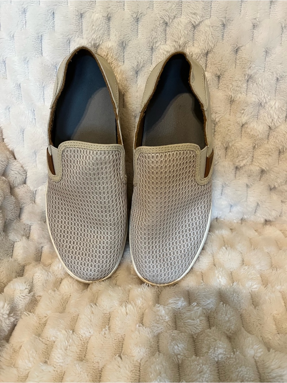 OluKai Men's Slip-On Mesh Loafers in Light Gray 7.5